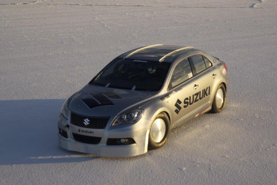  Suzuki Kizashi Bonneville Special 2010 года  (фото 8 из 18)